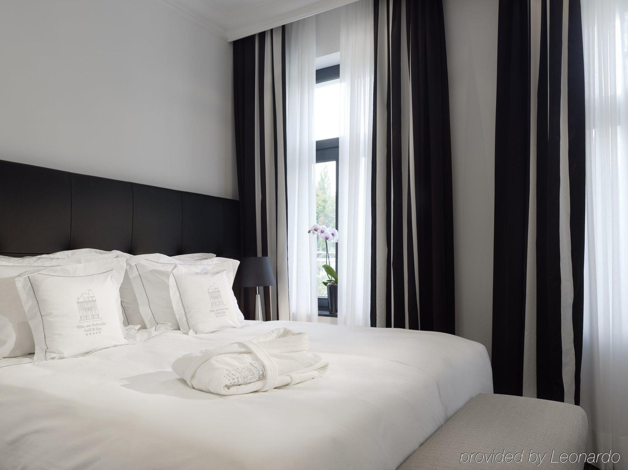 Boutique Hotel Villa Am Ruhrufer Golf & Spa Muelheim an der Ruhr Room photo